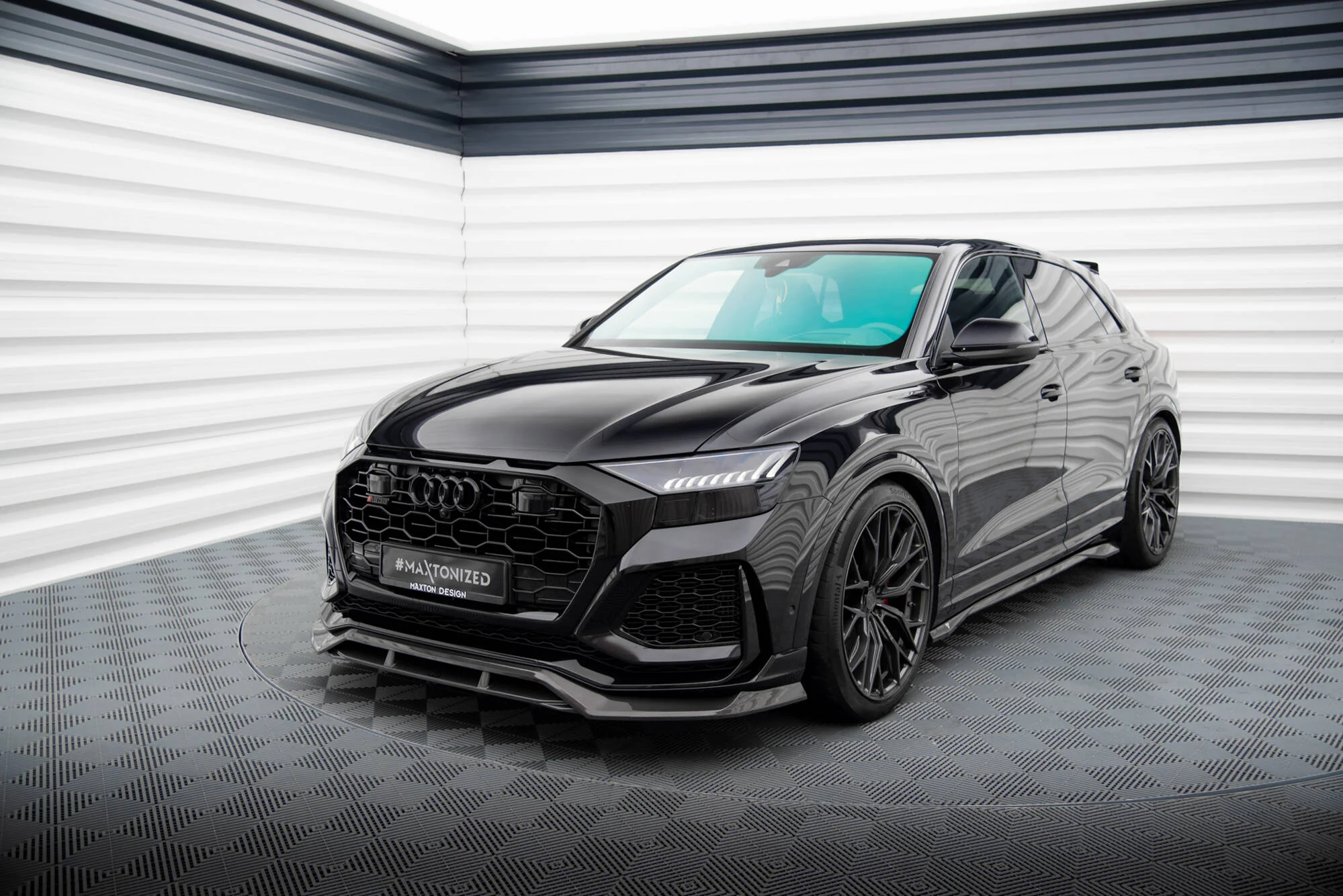 CARBON FIBER FRONT SPLITTER AUDI RSQ8 MK1 - Image 4