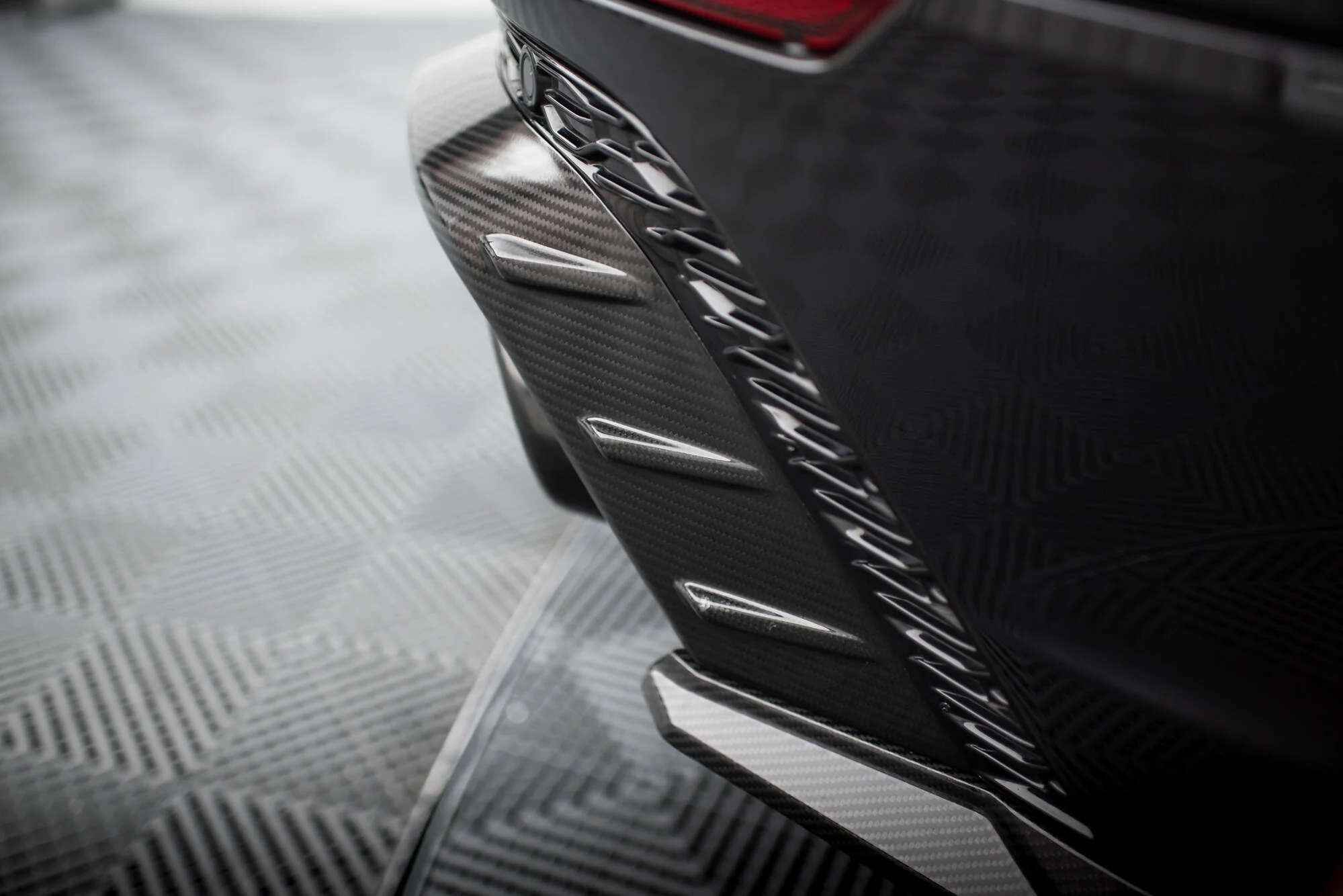 CARBON FIBER REAR DIFFUSER AUDI RSQ8 MK1 - Image 9