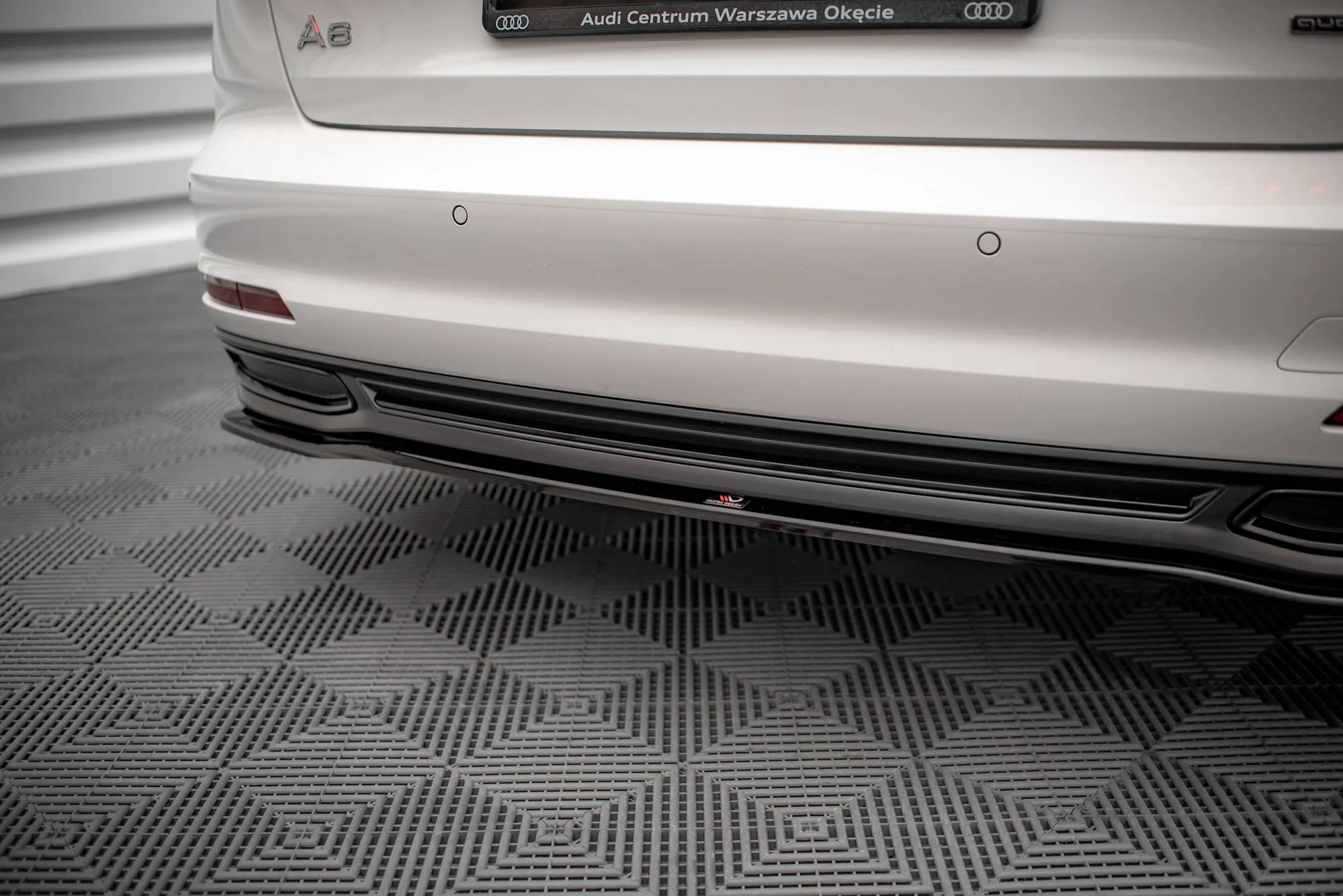 CENTRAL REAR SPLITTER AUDI A6 C8 - Image 3