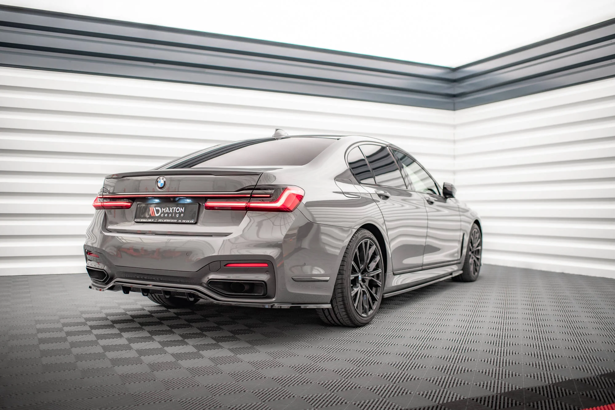 CENTRAL REAR SPLITTER (WITH VERTICAL BARS) BMW 7 M-PACK G11 FACELIFT - Image 3