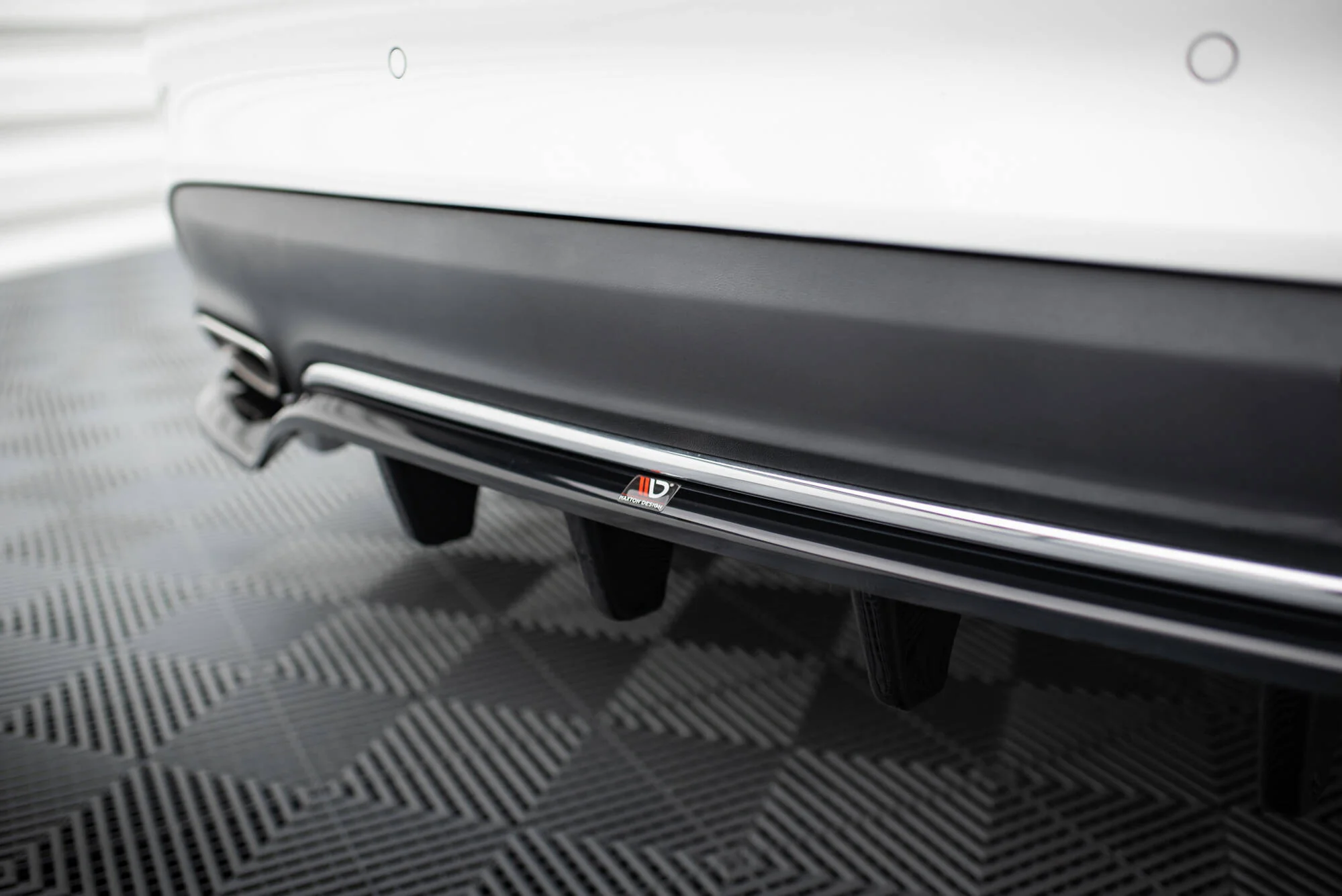 CENTRAL REAR SPLITTER (WITH VERTICAL BARS) MERCEDES-BENZ CLA C117 FACELIFT - Image 4