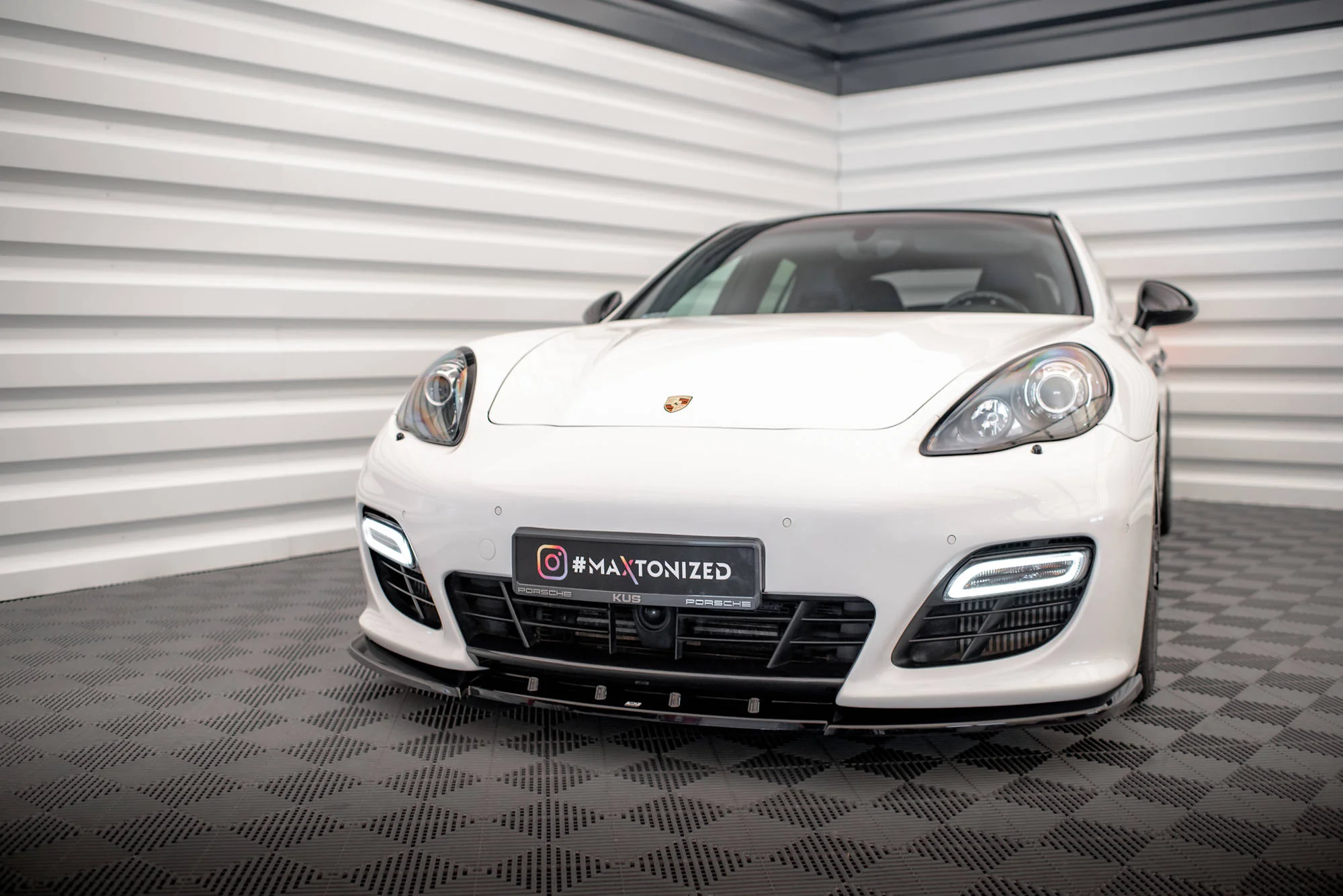 FRONT SPLITTER V.1 PORSCHE PANAMERA TURBO 970 - Image 3