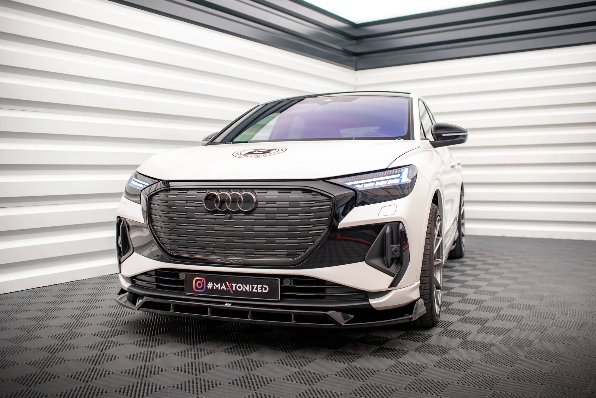 FRONT SPLITTER V.2 AUDI Q4 E-TRON SPORTBACK MK1 - Image 2