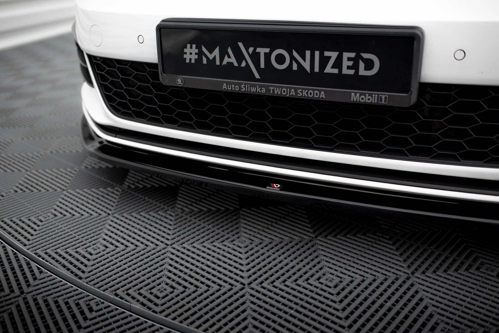 FRONT SPLITTER V.2 VW GOLF VII GTI FACELIFT - Image 4