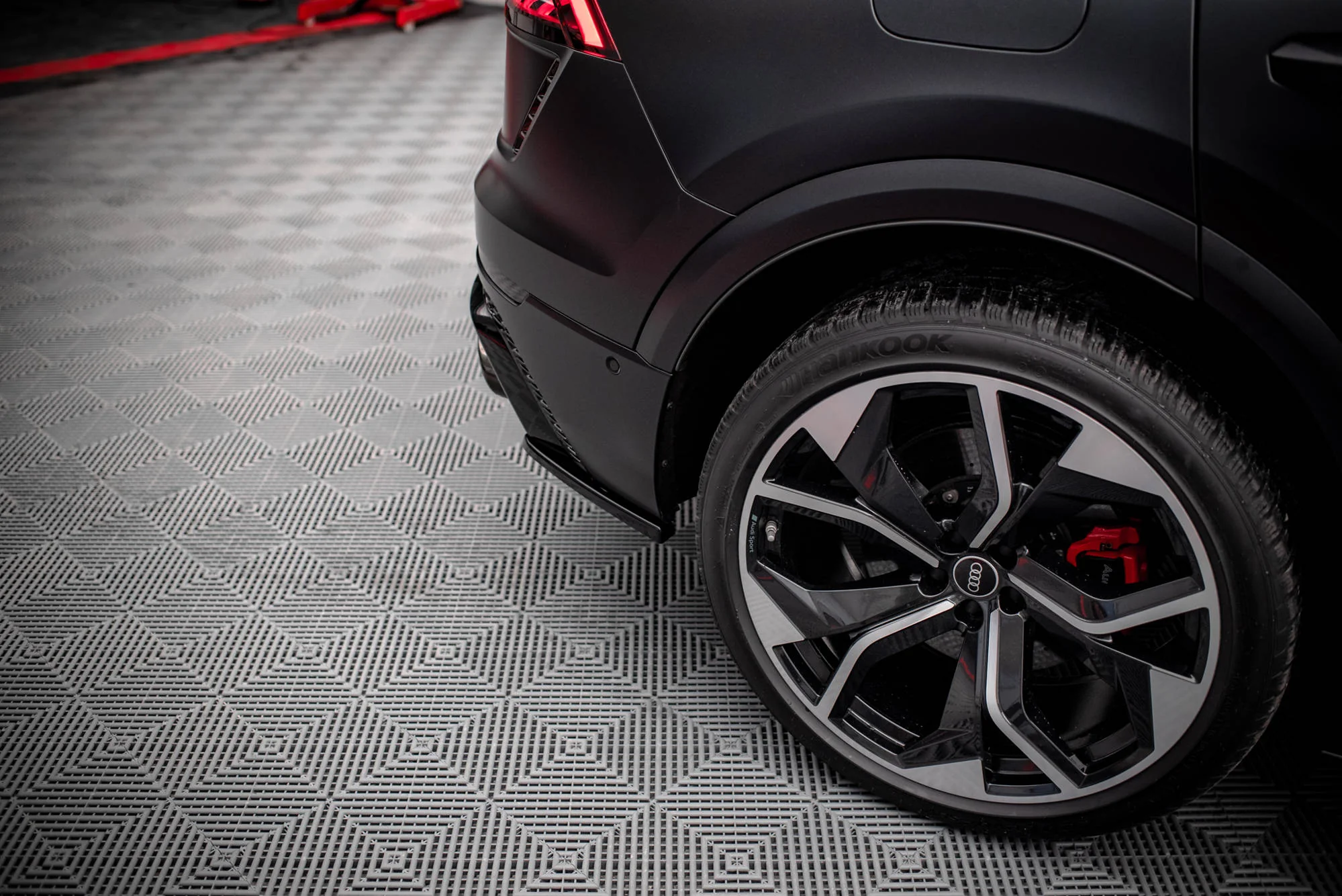 REAR SIDE SPLITTERS AUDI RSQ8 MK1 - Image 2