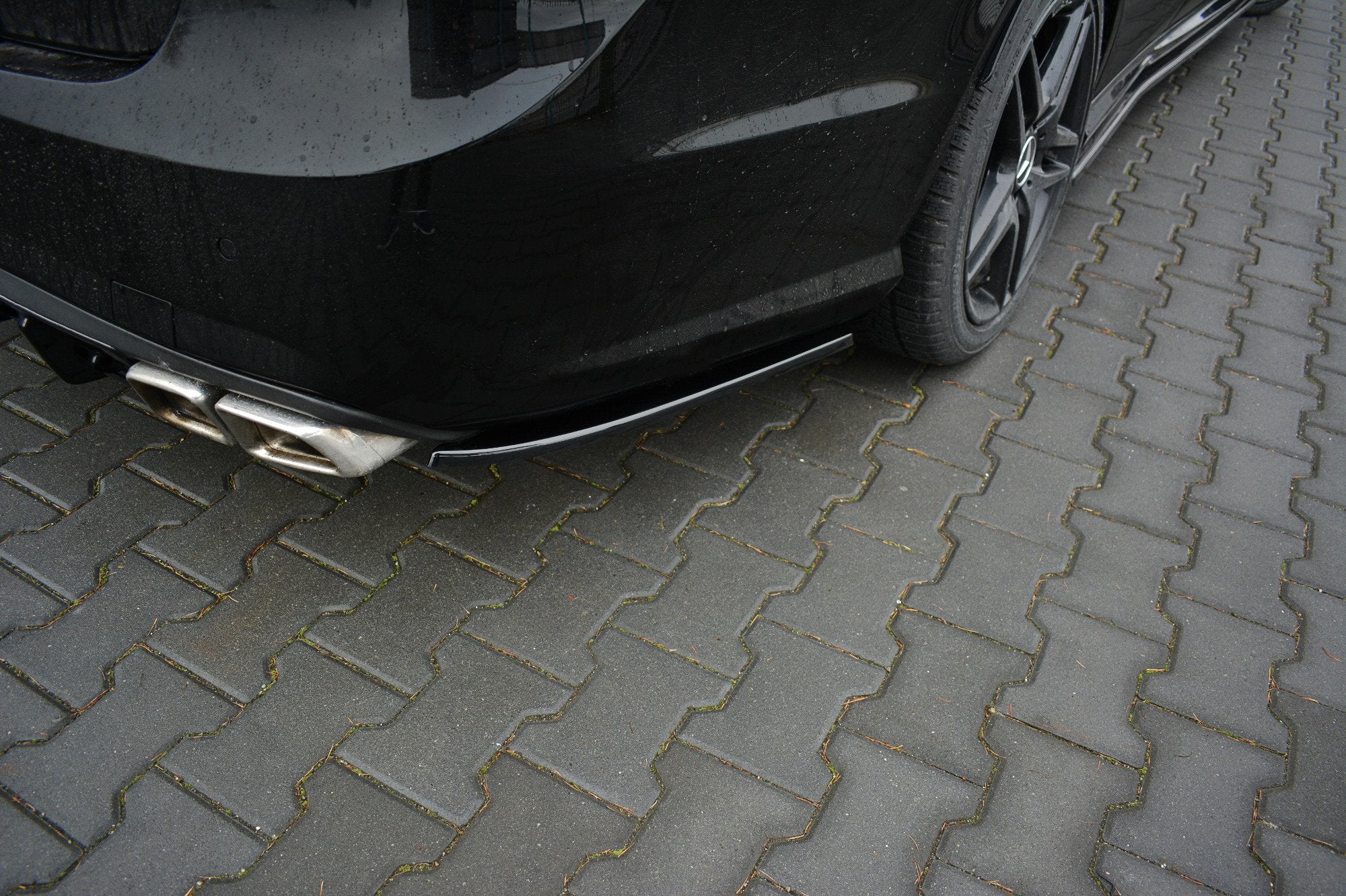 REAR SIDE SPLITTERS MERCEDES-BENZ E63 AMG W212 - Image 3