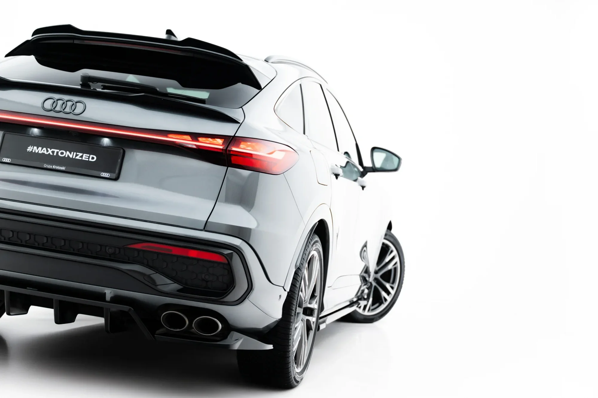 Rear Splitter (with vertical bars) Audi SQ5 Sportback / SUV Mk3 - Image 6