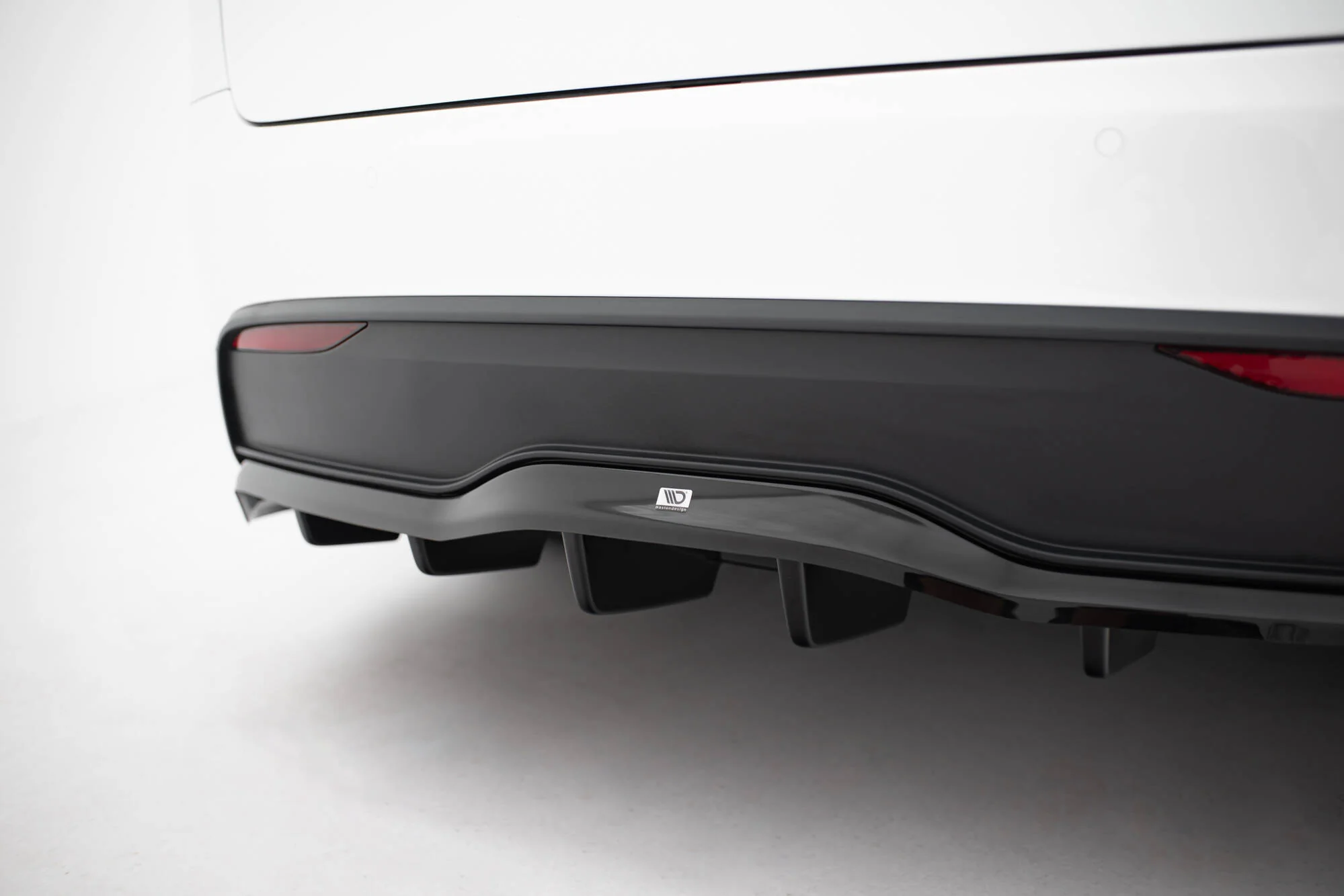 REAR SPLITTER (WITH VERTICAL BARS) V.2 TESLA MODEL X MK1 FACELIFT - Image 3