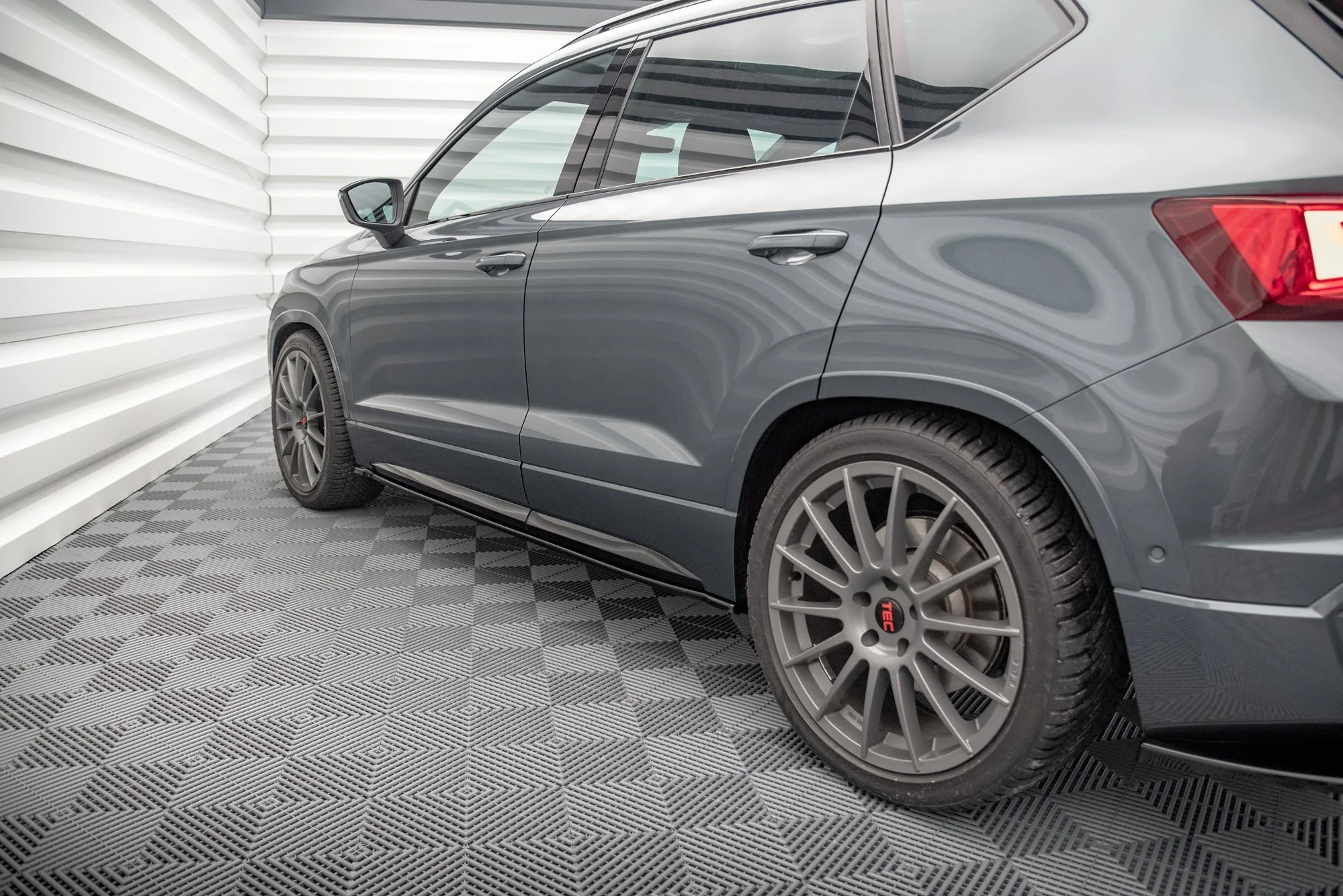 SIDE SKIRTS DIFFUSERS CUPRA ATECA - Image 3