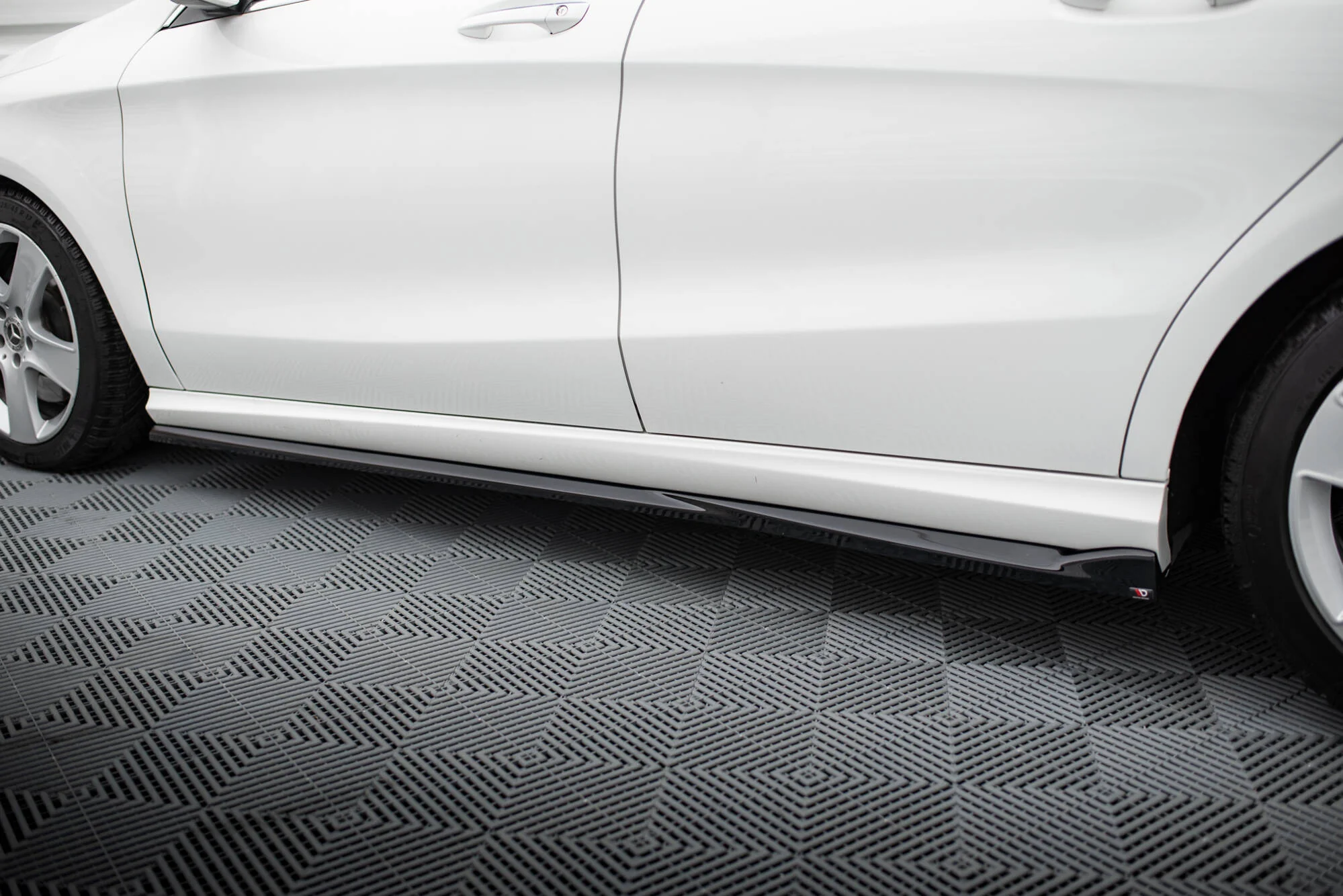 SIDE SKIRTS DIFFUSERS MERCEDES-BENZ CLA C117 FACELIFT - Image 4