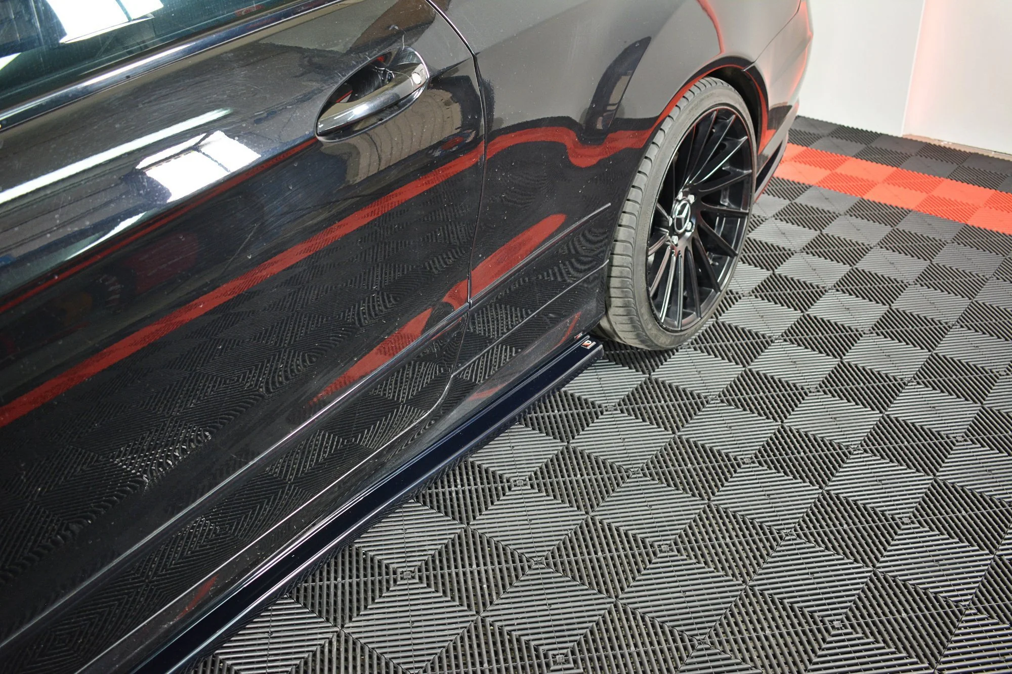 SIDE SKIRTS DIFFUSERS MERCEDES-BENZ E-CLASS W207 COUPE AMG-LINE - Image 4